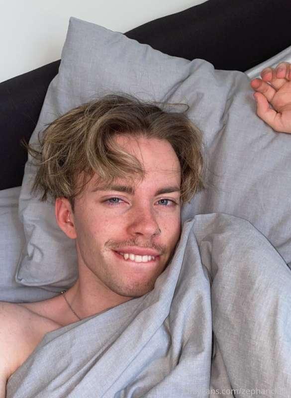 i wish you were waking up to my face everymorning❤️