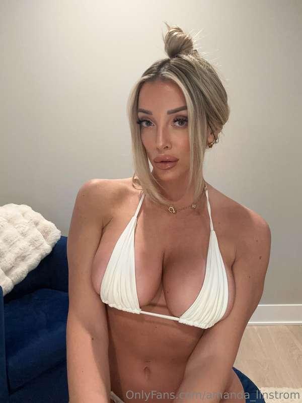 Wanna watch the Masters or play with me? 😇 