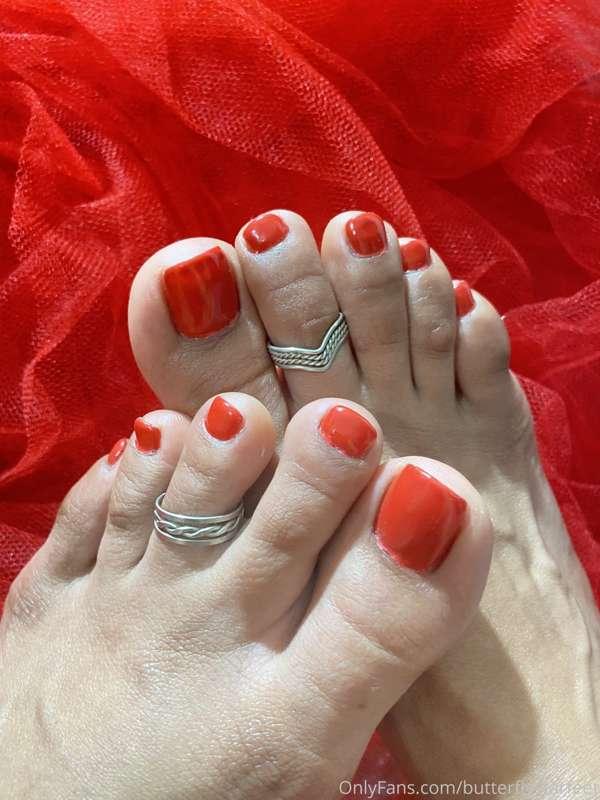Red is pure passion🔥❤️ Idk what you think guys but im just I..