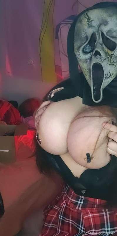 Do you like scary movies? 😈💦 

Swipe to see more.