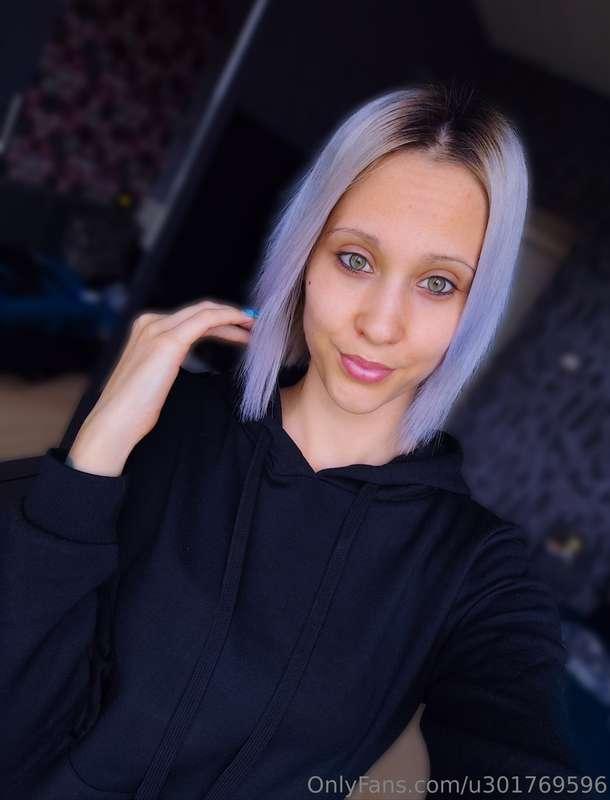 😑
