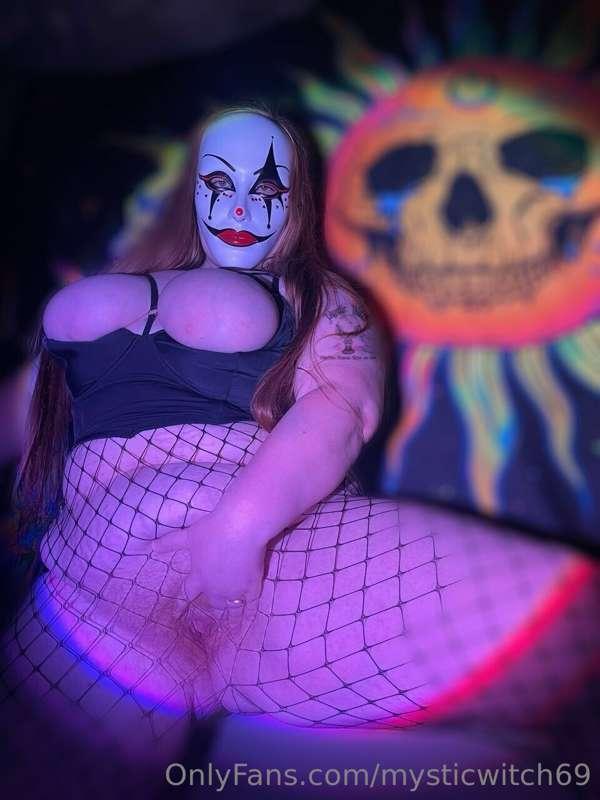🎭The mask stays on while we fuck🎭

Would you do it?