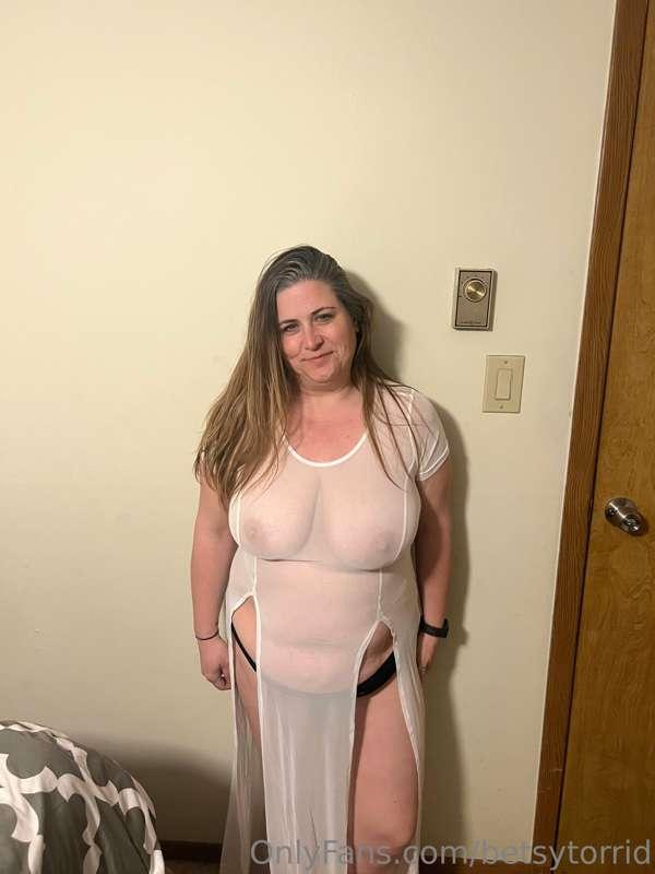 I’m loving sheer stuff lately 😍