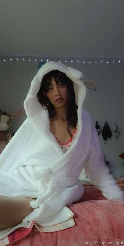 🍒🐰
11 new photos for your enjoyment are waiting for you 💓 💗 ..