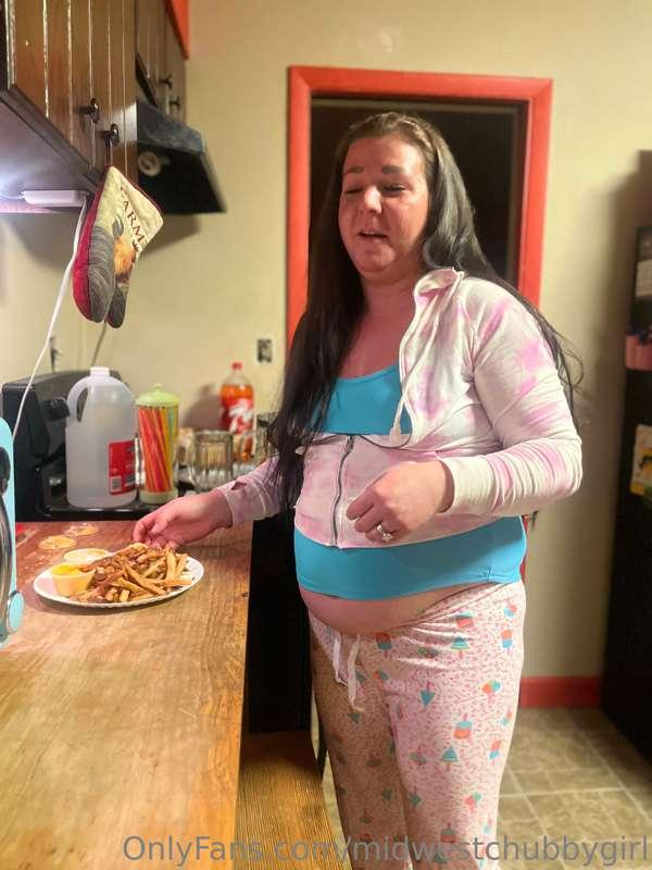 midwestchubbygirl image #0