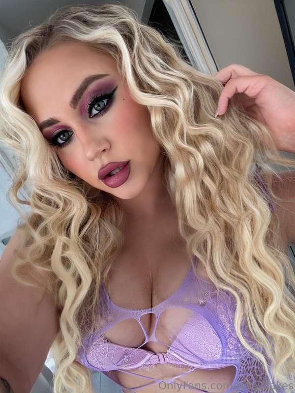 Kiss me baby 💜