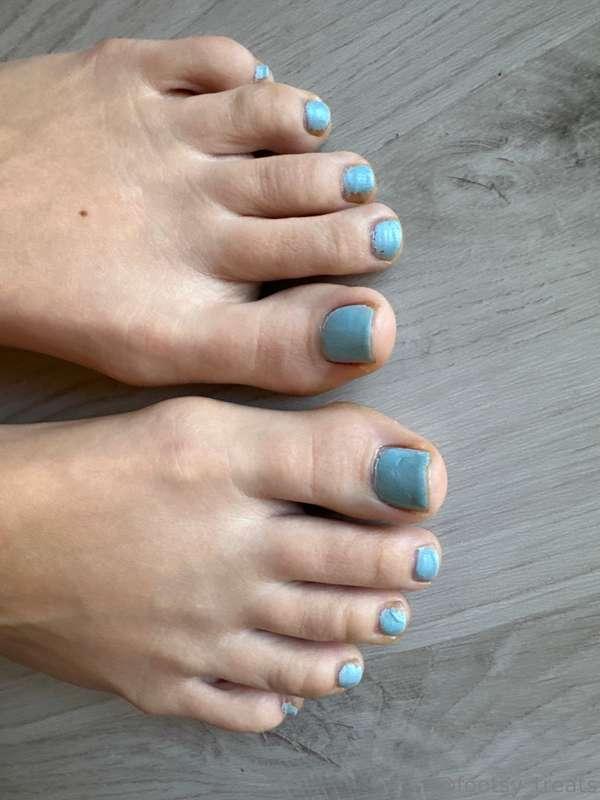 It’s time to spice it up with a sexy new nail color! Can you..