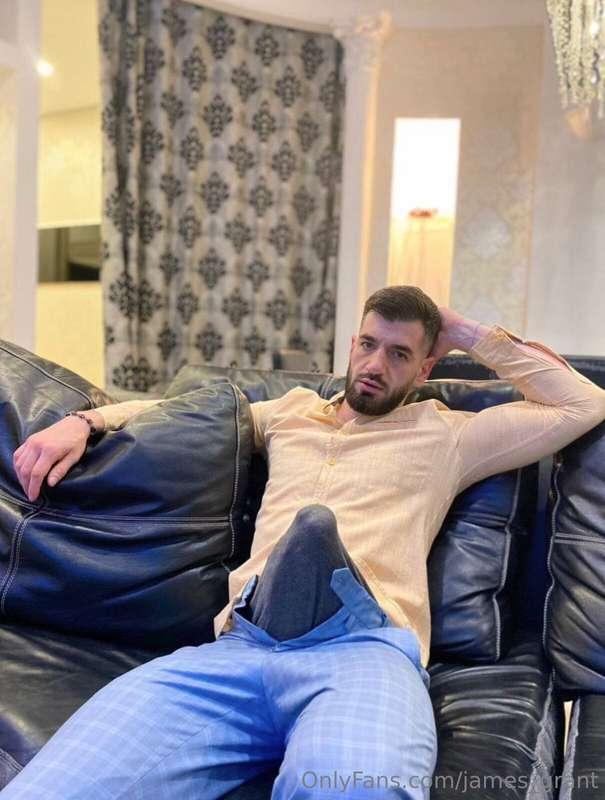 The real GAY 🏳️‍🌈 with monster cock 🍆🤤
@therealjayson 😍
His ..