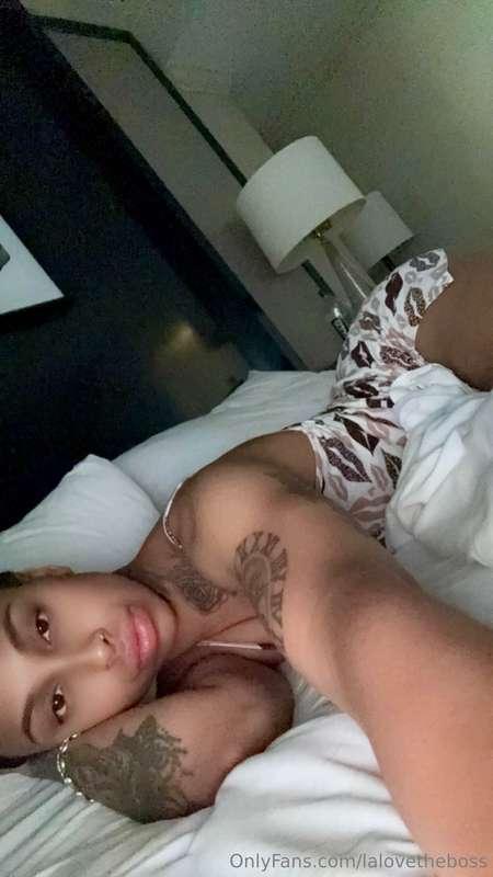 lemme make your Monday morning memorable 🥰 dm me and let's h..