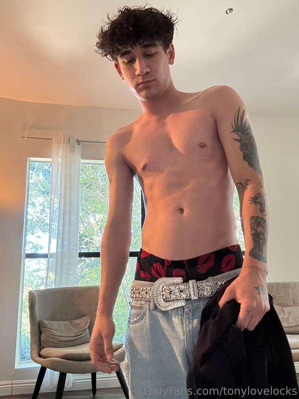 Belt on or off? 😏