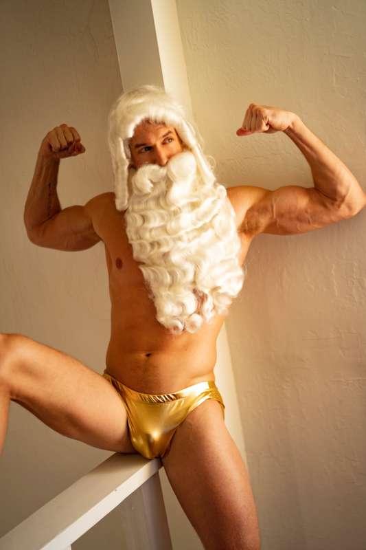 Ok ok, soon I’ll get out of the holiday spirit 🎅😂 PS, I lose..