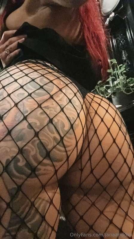 Heres some BOOty and BOObies in honor of my favorite holiday..
