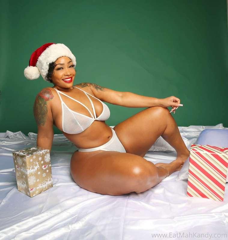 Good morning bae, what you want for Christmas? 🥰
