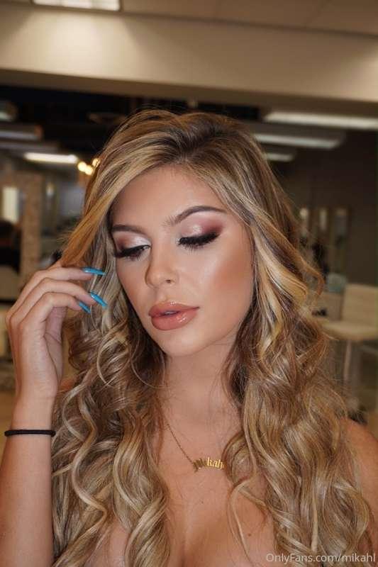 GLAM UP ✨