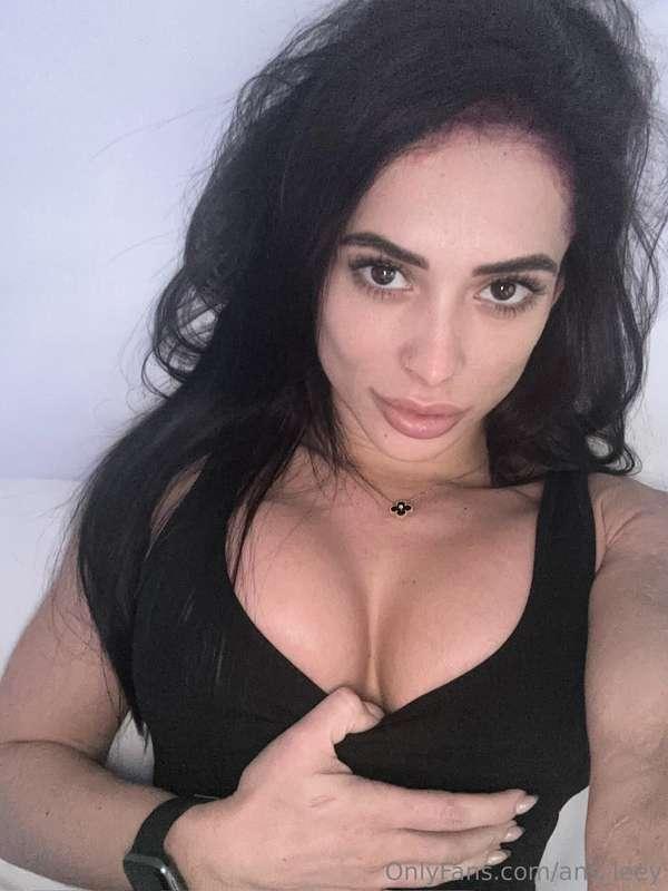 what would you put between my titties?🙈💞