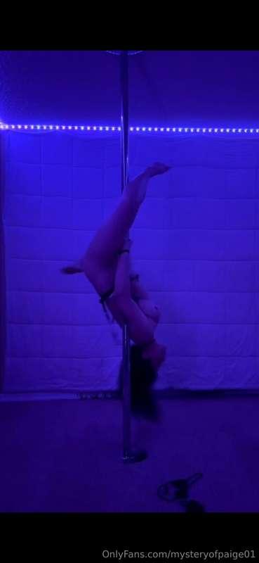 Cum Watch your little girl naked dancing on a pole. Too bad ..