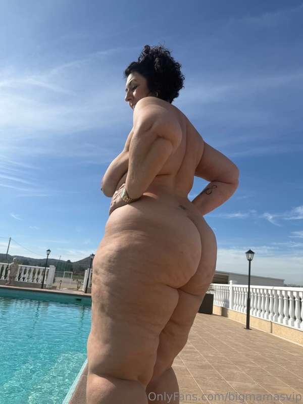 Would you come over if your my neighbour? 
