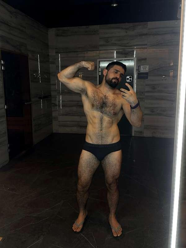 Spa after a hard workout 💪🏻🪵🦍 

#pov #male #shredded #fitguy #bearded #hairychest #abs #master #like 