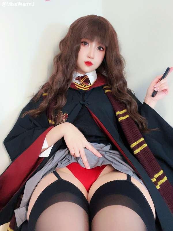 Hermione Cosplay coming in March