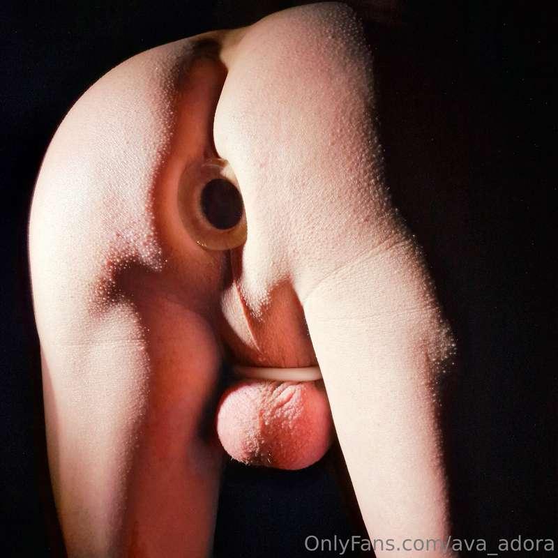 Day 6: still locked but now also plugged.I'm soo horny!!