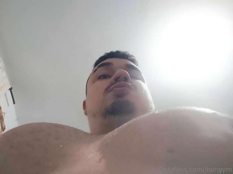 A chest full of milk 🍼💦
