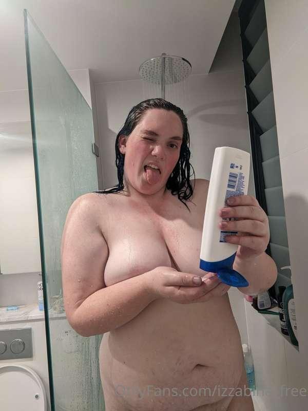 40 shower pics for $3.80!!!! 
I got a little blue 💦😅

That's..