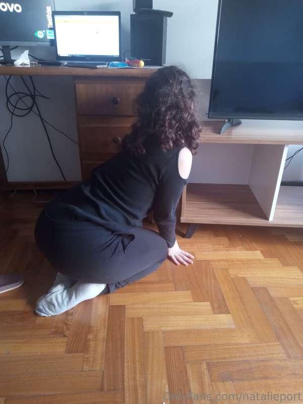 I'm trying to install my tv shelf but I'm stuck.  Can you he..