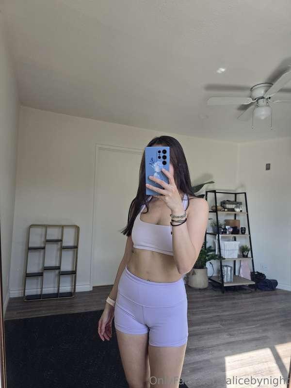 Flirt alert in selfie mode 🚨🤳
