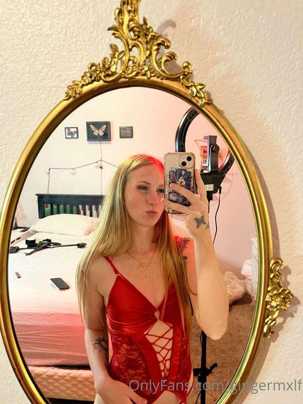 pretty in red 😍