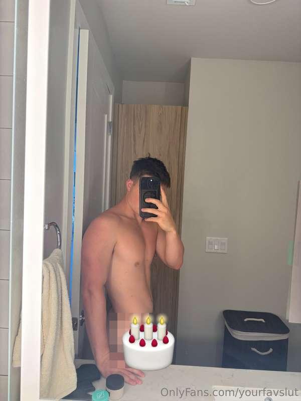 BIRTHDAY SUIT FOR THE BIRTHDAY BOY🥵HALF OFF to celebrate ano..