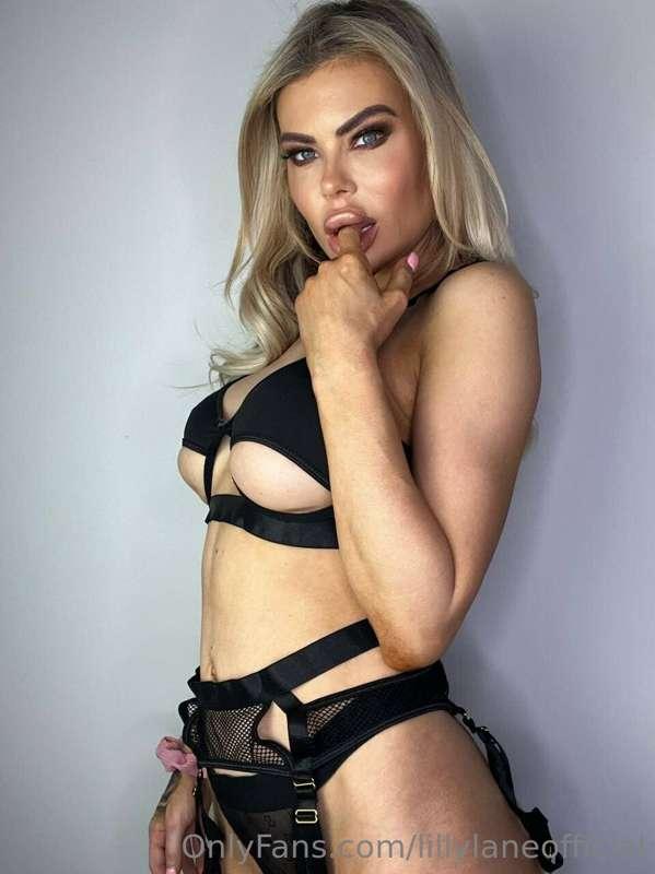 Respect, me, adore me, dominate me!