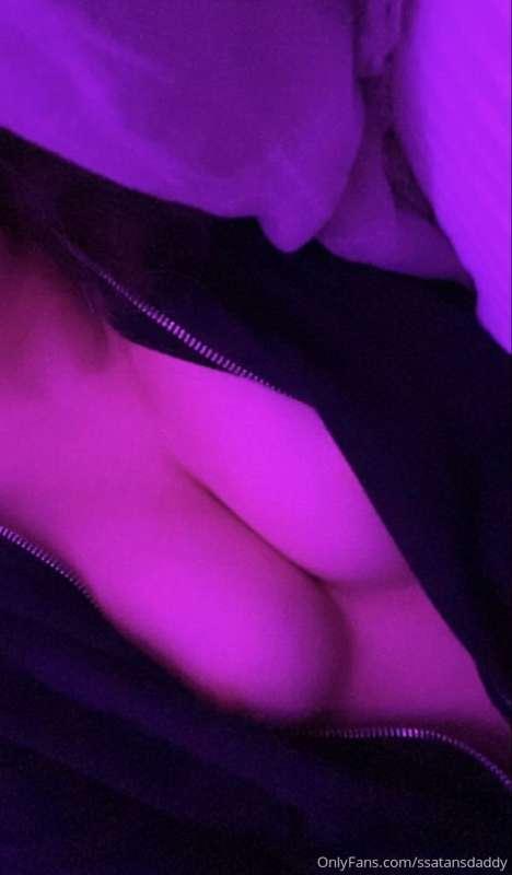 hi! welcome to my only fans where i post all my favorite NSF..