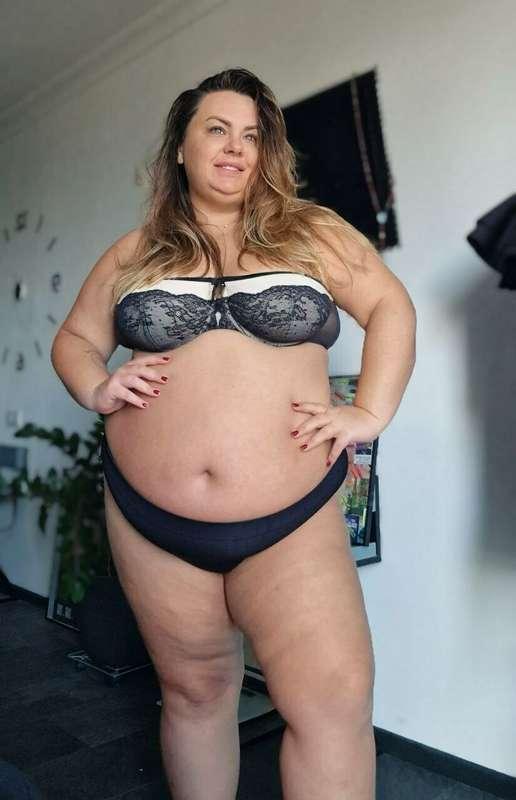 5'5" & 264lb , would you 🍌💦