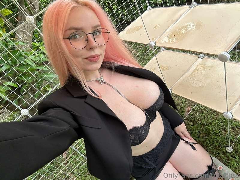 Corporate prisoner 👩‍💼💻