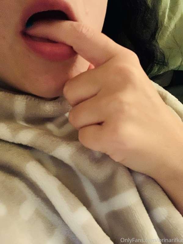 How many fingers do you want? Tip this post and you will see..