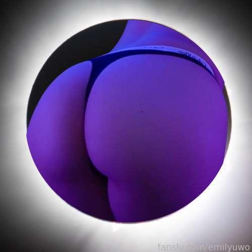 emilyuwo image #0