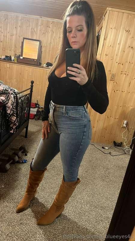 Like my new boots? 😘👢👢