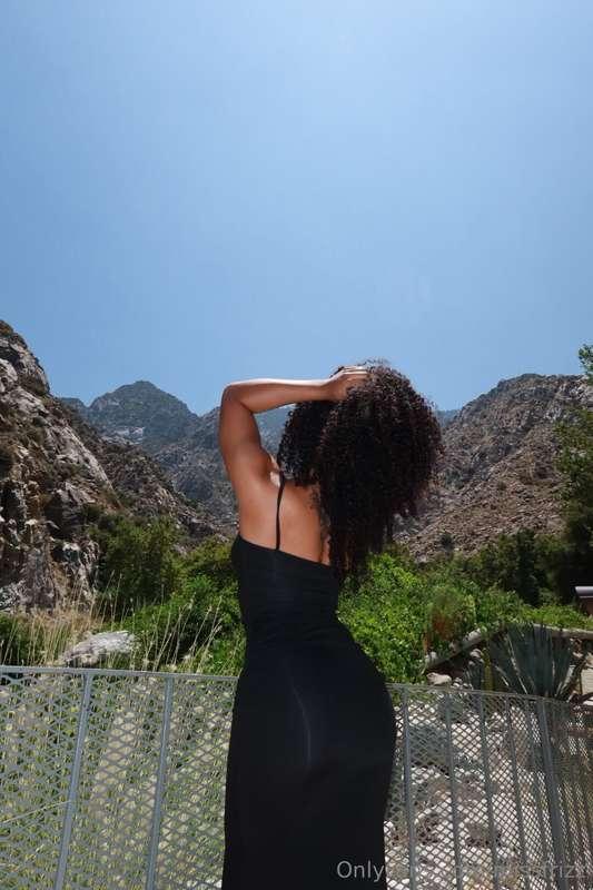 I think this body deserves some outdoor showing off 🥰