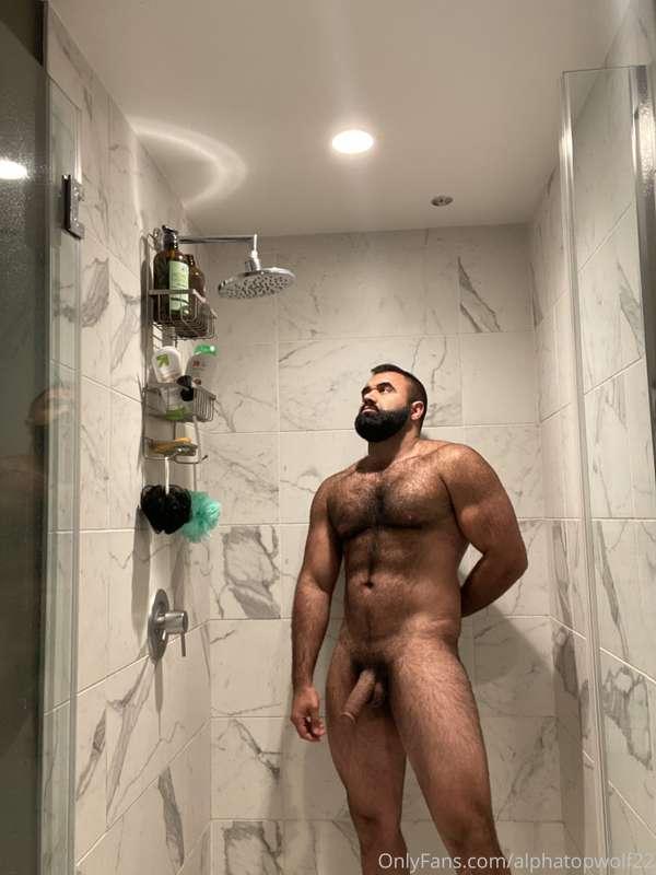Shower Shoot 🚿📸
“Like” this post if u wanna vid of me stroki..