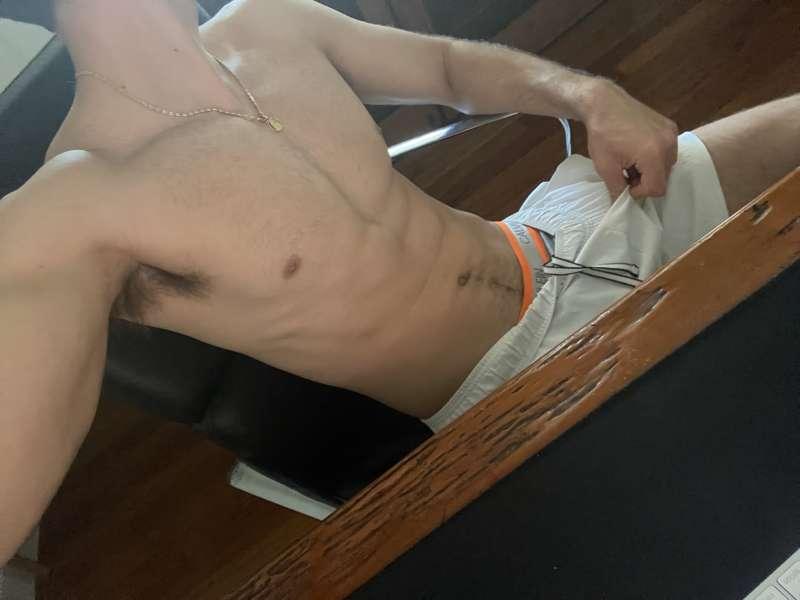 uronlyhotguy image #0