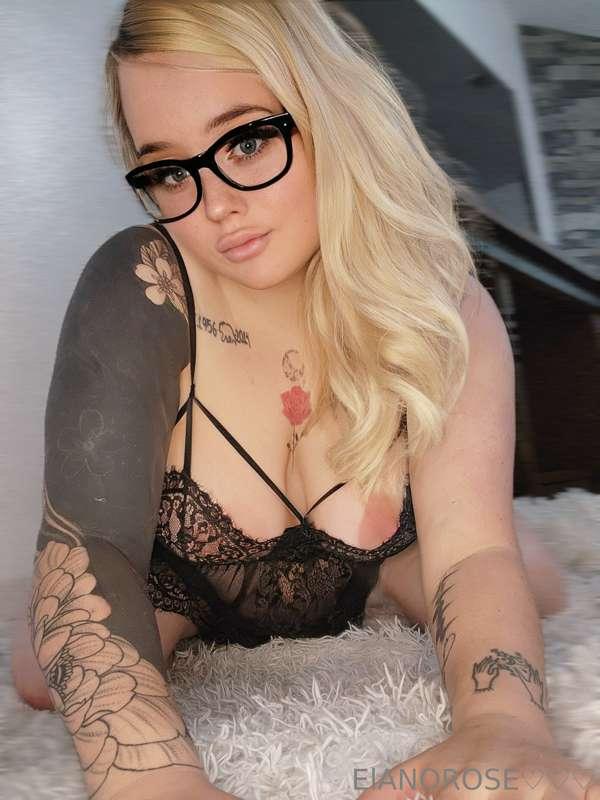 With or without? Which way would you rather fuck me? 😈