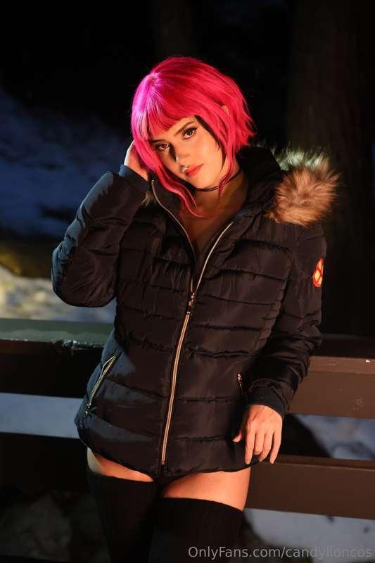 it's almost halloween which means the Ramona Flowers wig sta..