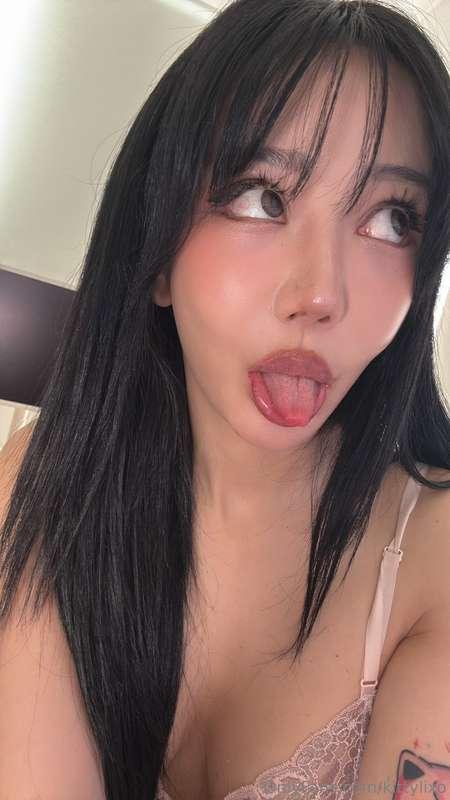 😽👅