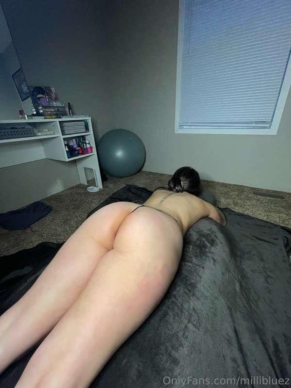 in need of an ass massage😏😉