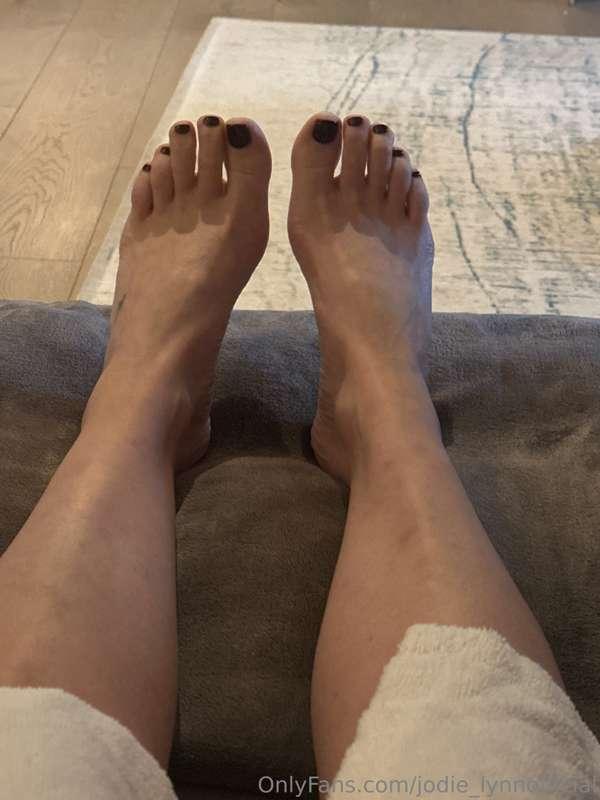 Relaxing feet 🦶