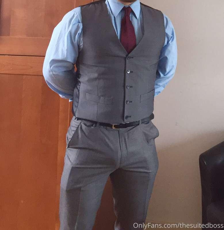 thesuitedboss image #0