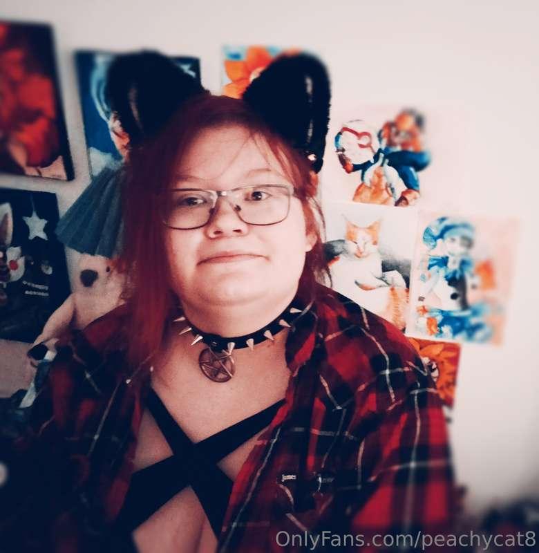 A thing i havent shared about myself here; i am am artist. I..