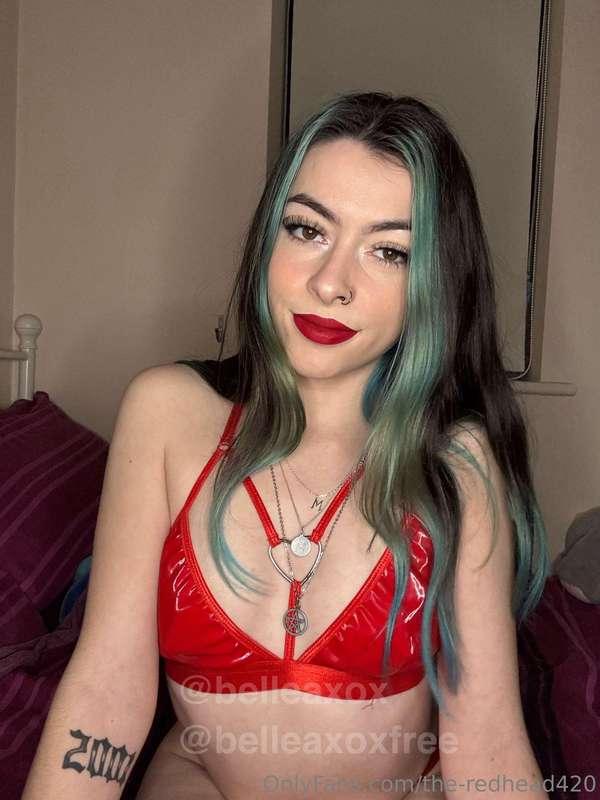 🇬🇧ℬℛℐ𝒯ℐ𝒮ℋ ℬ𝒪ℳℬ𝒮ℋℰℒℒ🇬🇧Sub to my slutty bestie💥Ready to make y..