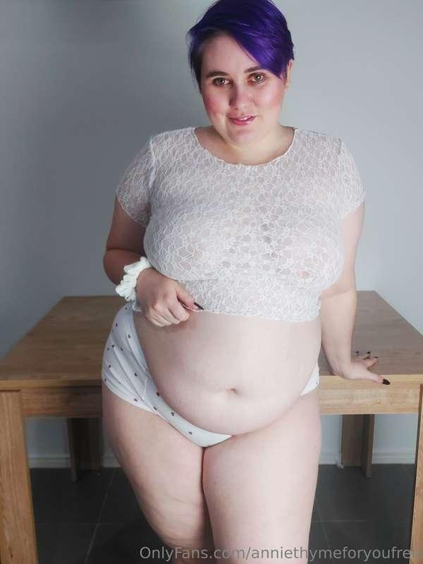 Do you like it when my tummy sticks out?! 