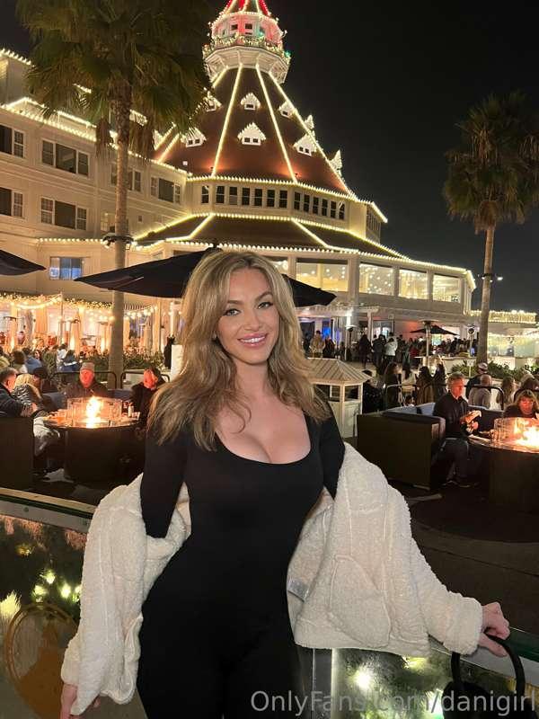 Have a wonderful Christmas Eve babes 💋🎄♥️
